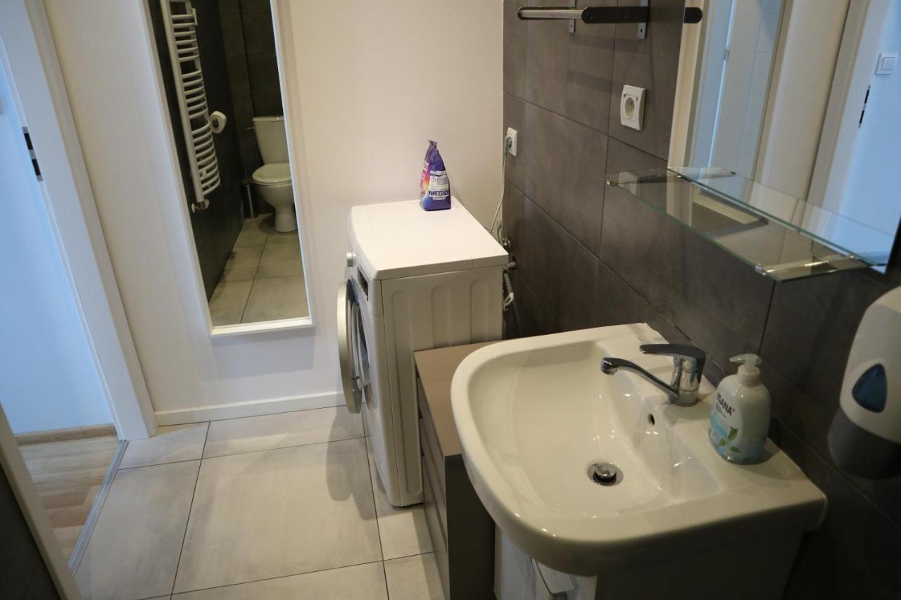 One More Night Apartment, Poznan Old Town المظهر الخارجي الصورة